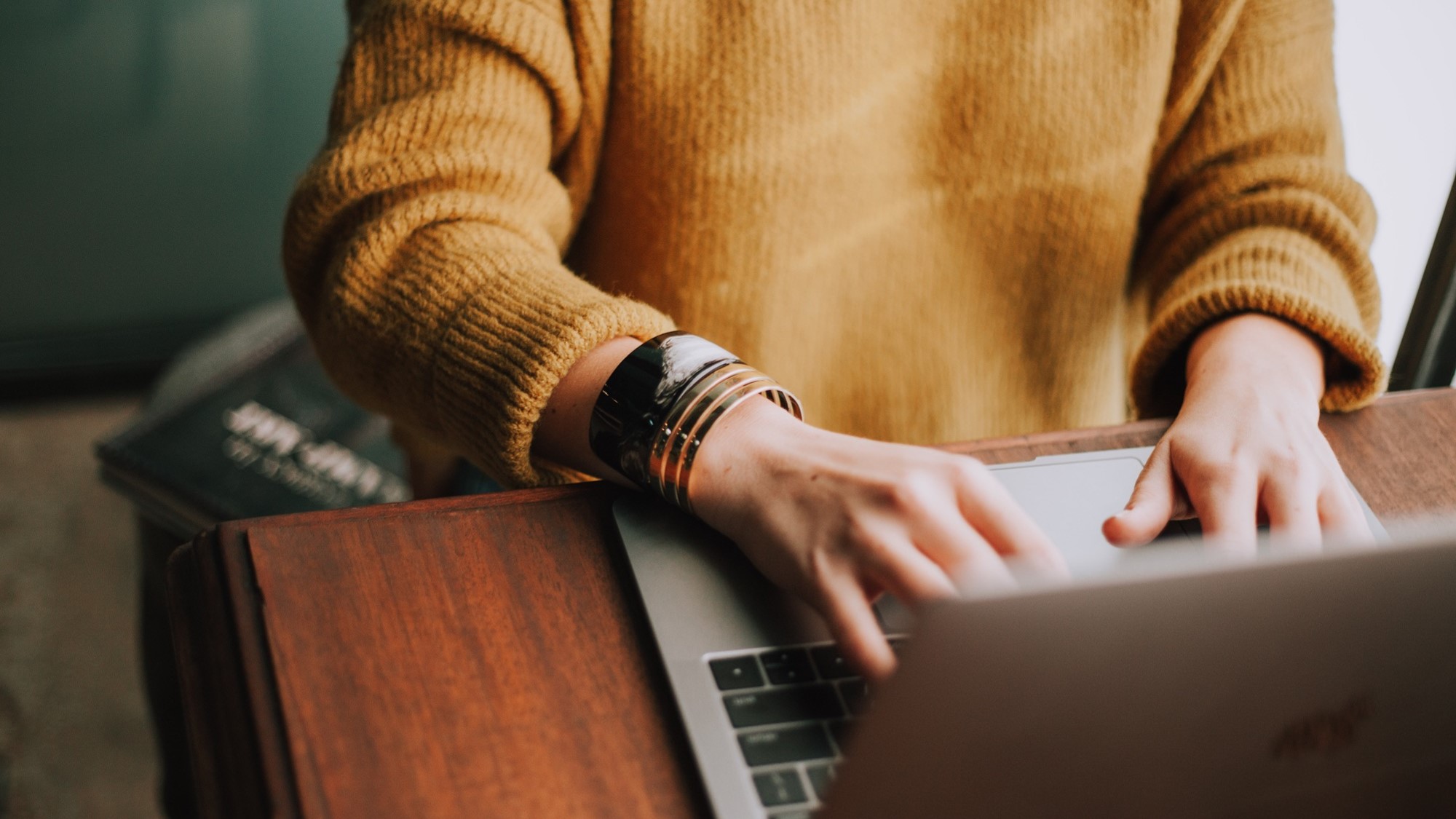 How to Choose the Right Influencer Marketing Agency